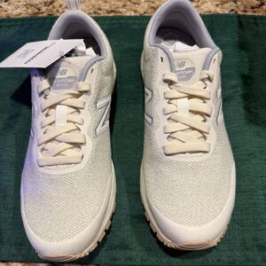 New Balance Athletic shoes Woman size 7 Off White